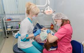 Протезирование зубов Все, что нужно знать о восстановлении улыбки Протезирование зубов Все, что нужно знать о восстановлении улыбки